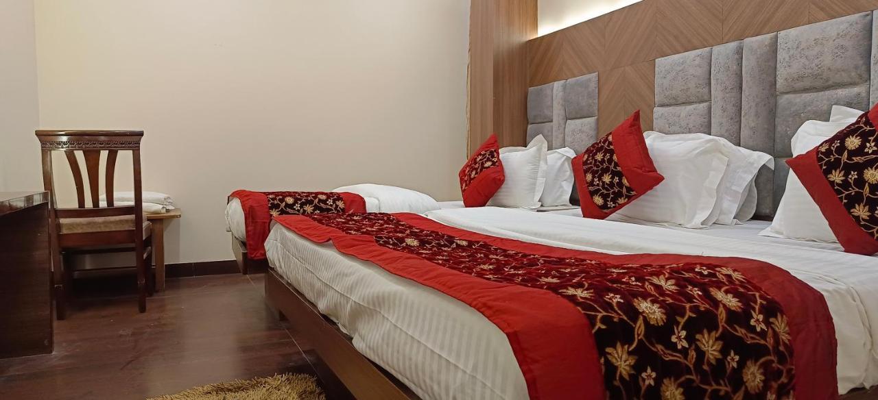 Hotel Batra Home Nizamuddin New Delhi Exterior foto
