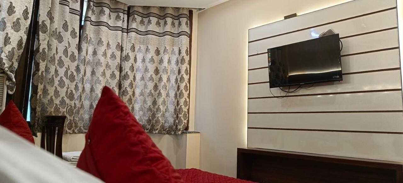 Hotel Batra Home Nizamuddin New Delhi Exterior foto