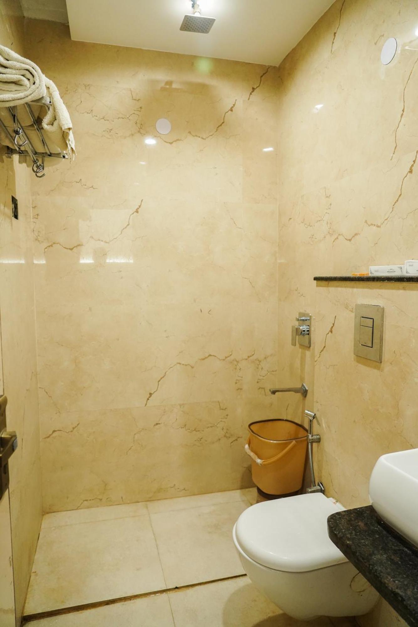 Hotel Batra Home Nizamuddin New Delhi Exterior foto